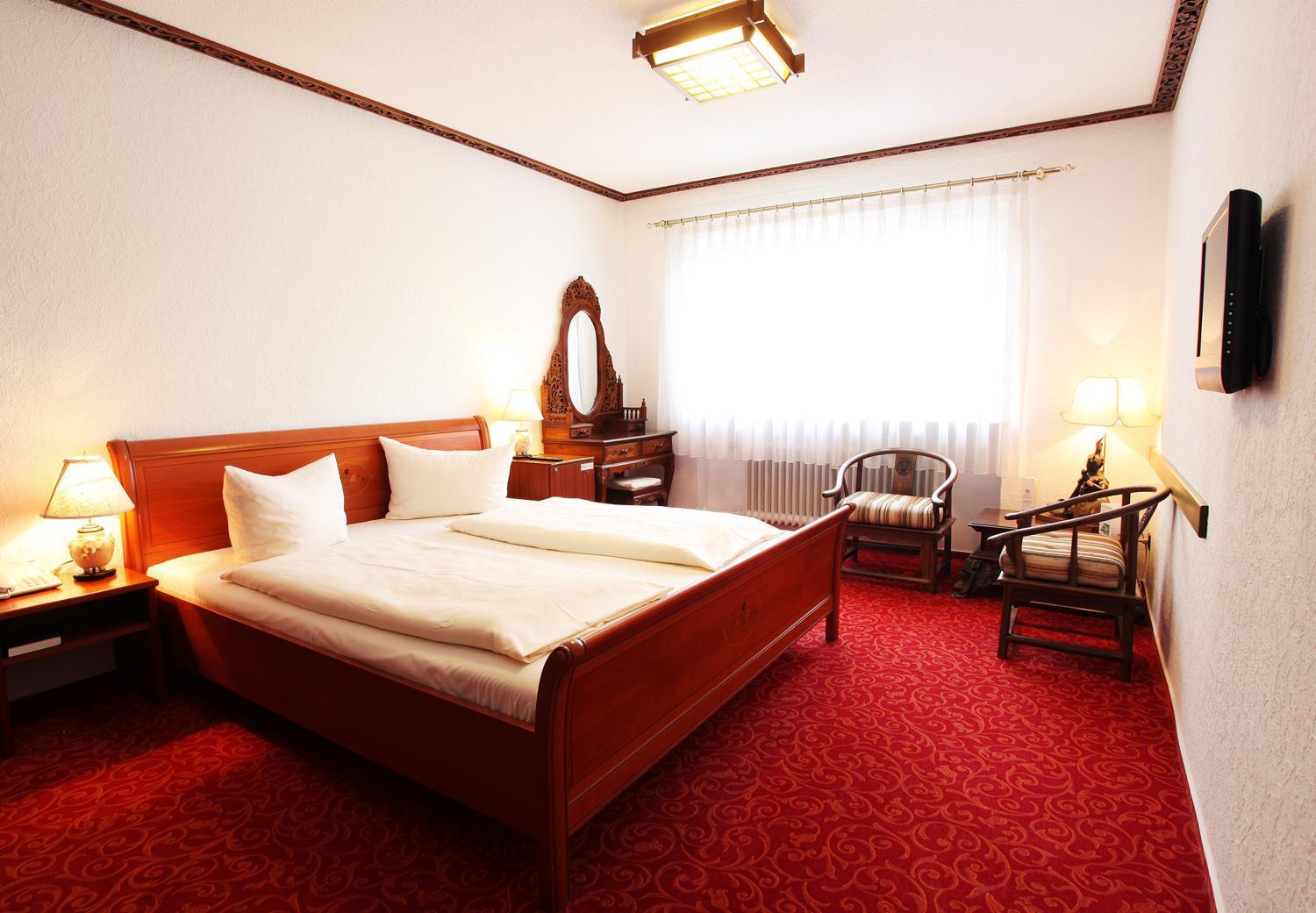 Hotel Pfauen Умкирх Экстерьер фото