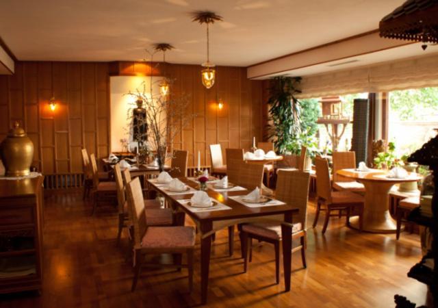 Hotel Pfauen Умкирх Экстерьер фото