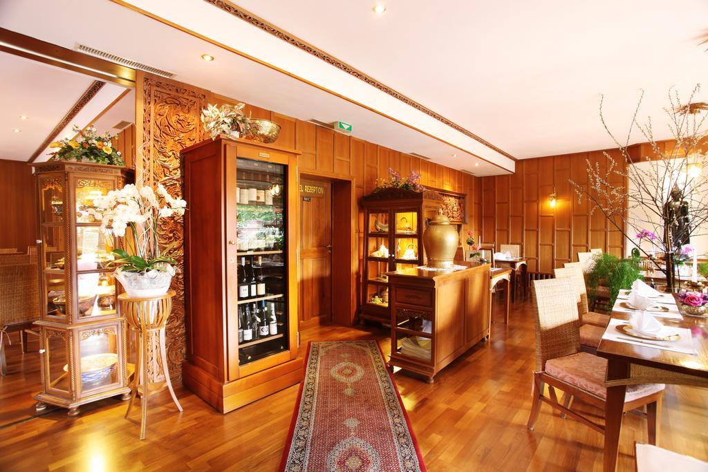 Hotel Pfauen Умкирх Экстерьер фото