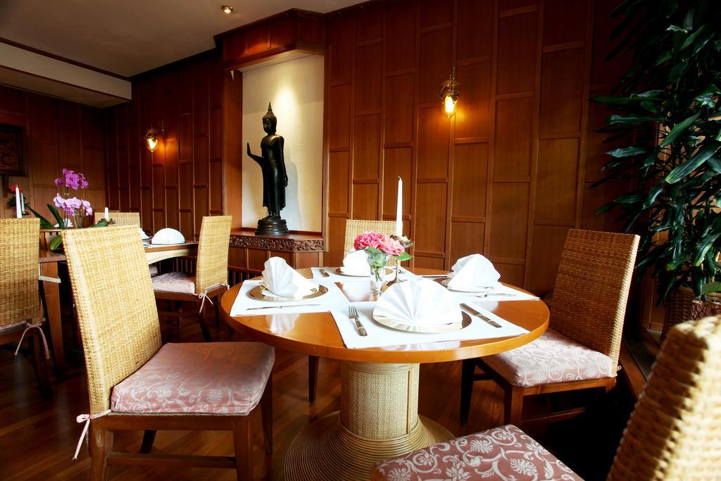 Hotel Pfauen Умкирх Экстерьер фото