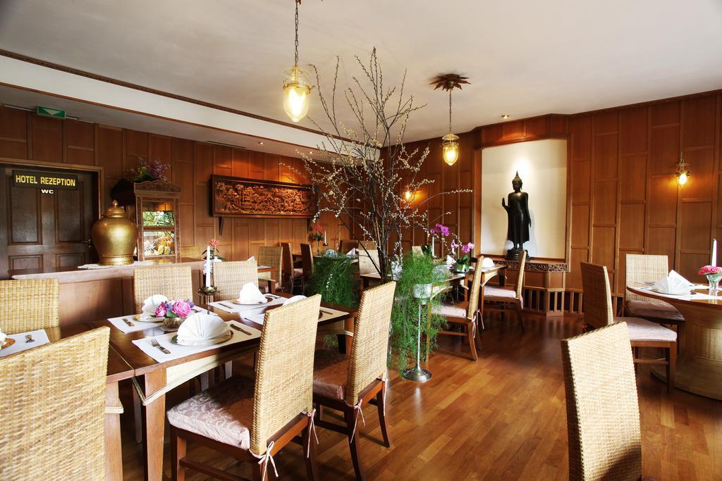Hotel Pfauen Умкирх Экстерьер фото